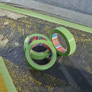 Heavy duty cloth tape roll for industrial repairs and sealing