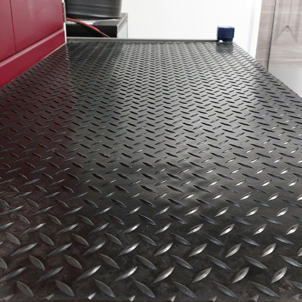 Single Bar Chequer Plate Slip Protection Rubber Mat 